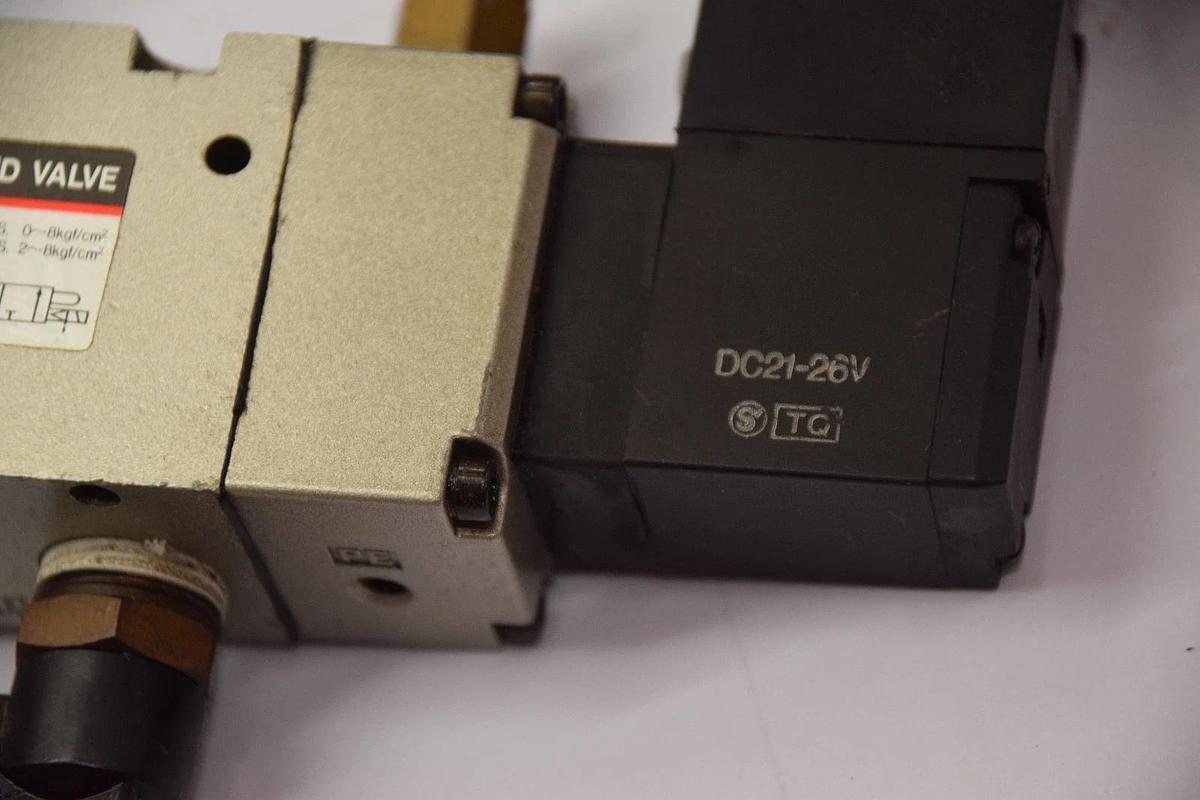 Used SMC VP542R 0~8kgf/cm2 2~8kgf/cm2 SOLENOID VALVE