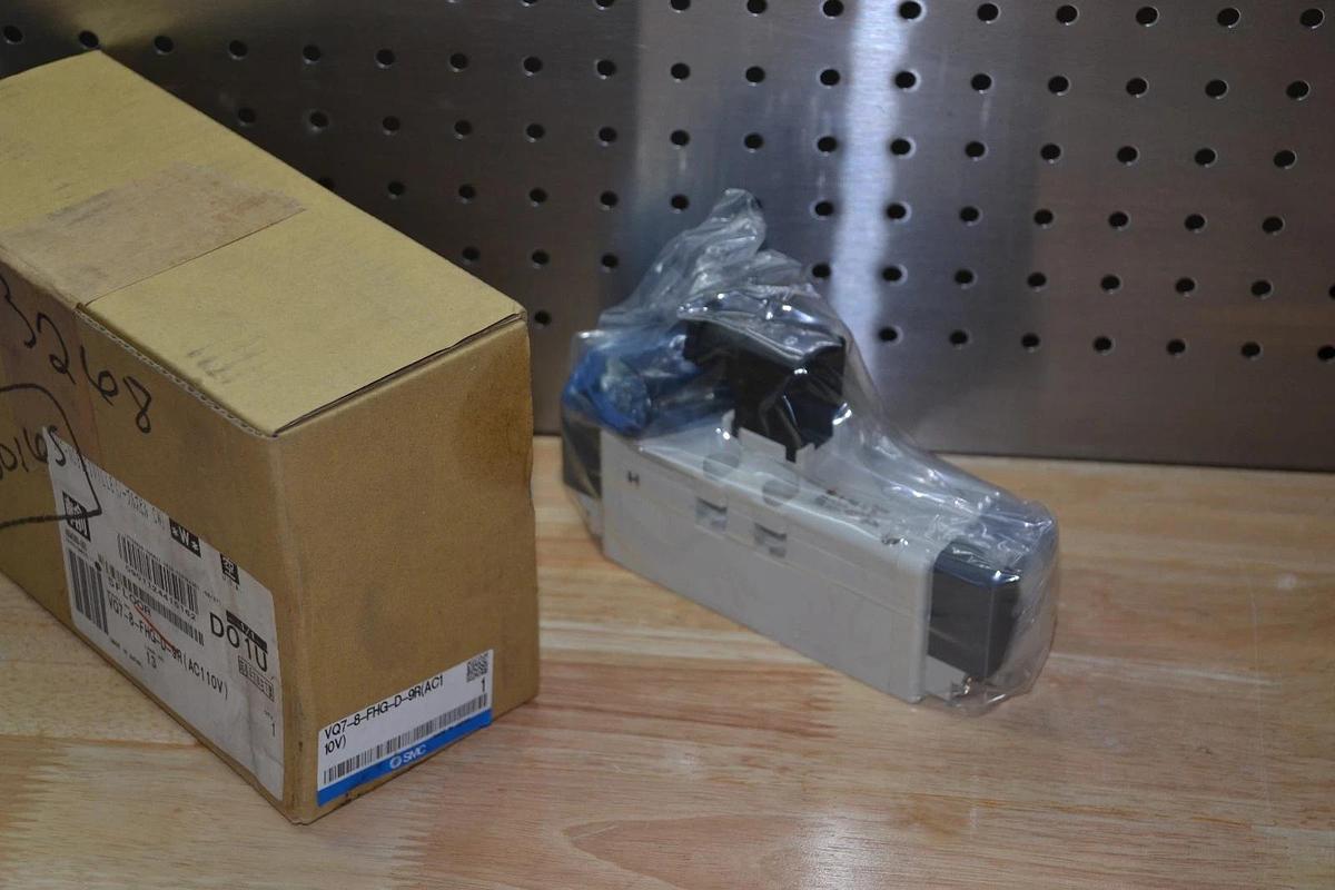 Used SMC VQ7-8-FHG-D-9R  110Vac Pneumatic Solenoid Valve ac1 NEW