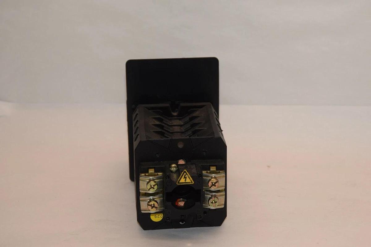 (NEW) Klockner Moeller 63A EATON T5B-4-15164/EA/SVB  Rotary Cam Switch
