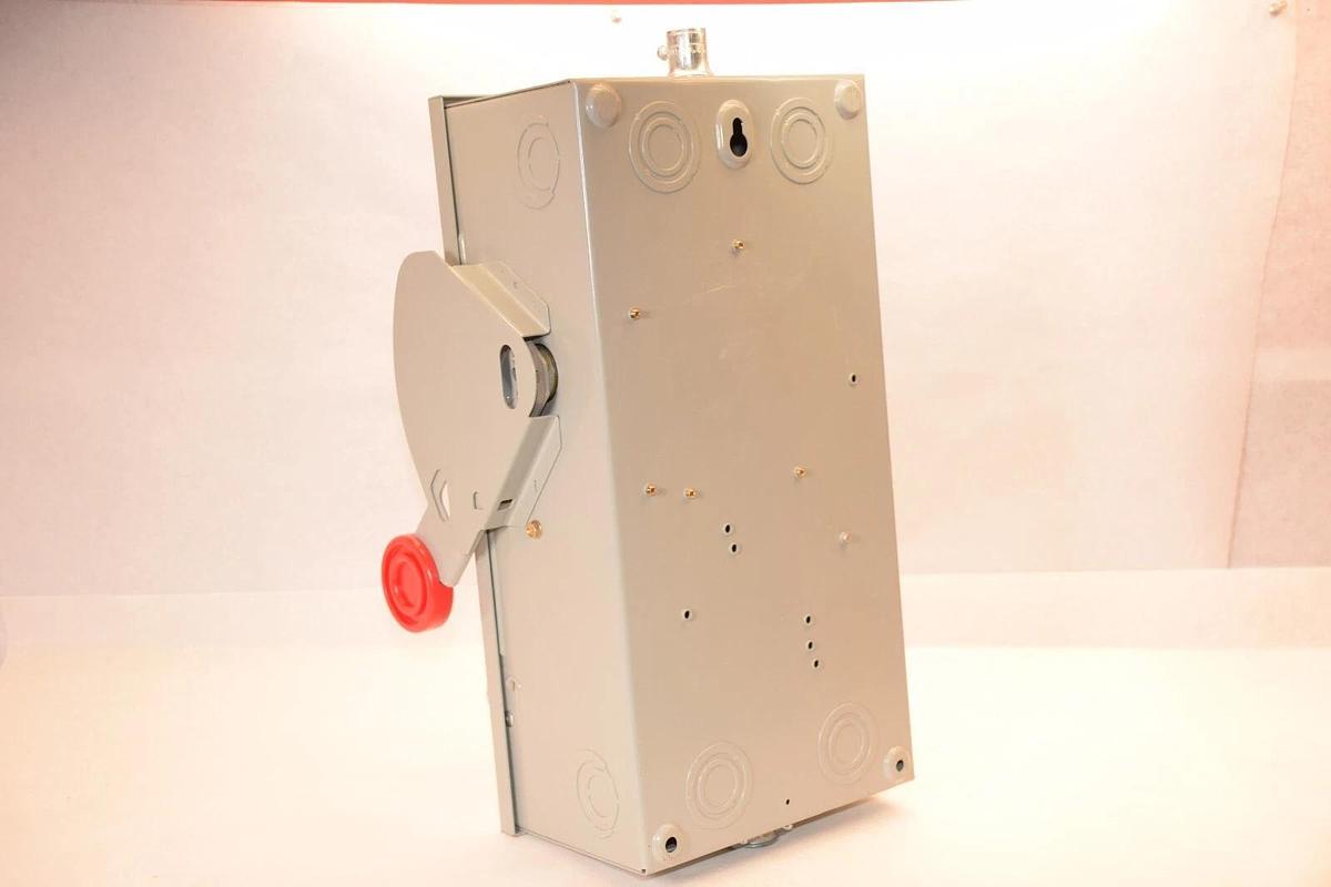 Used CUTLER HAMMER EATON Heavy Duty Safety Switch DH361UGK 30Amp 600V 3 Pole