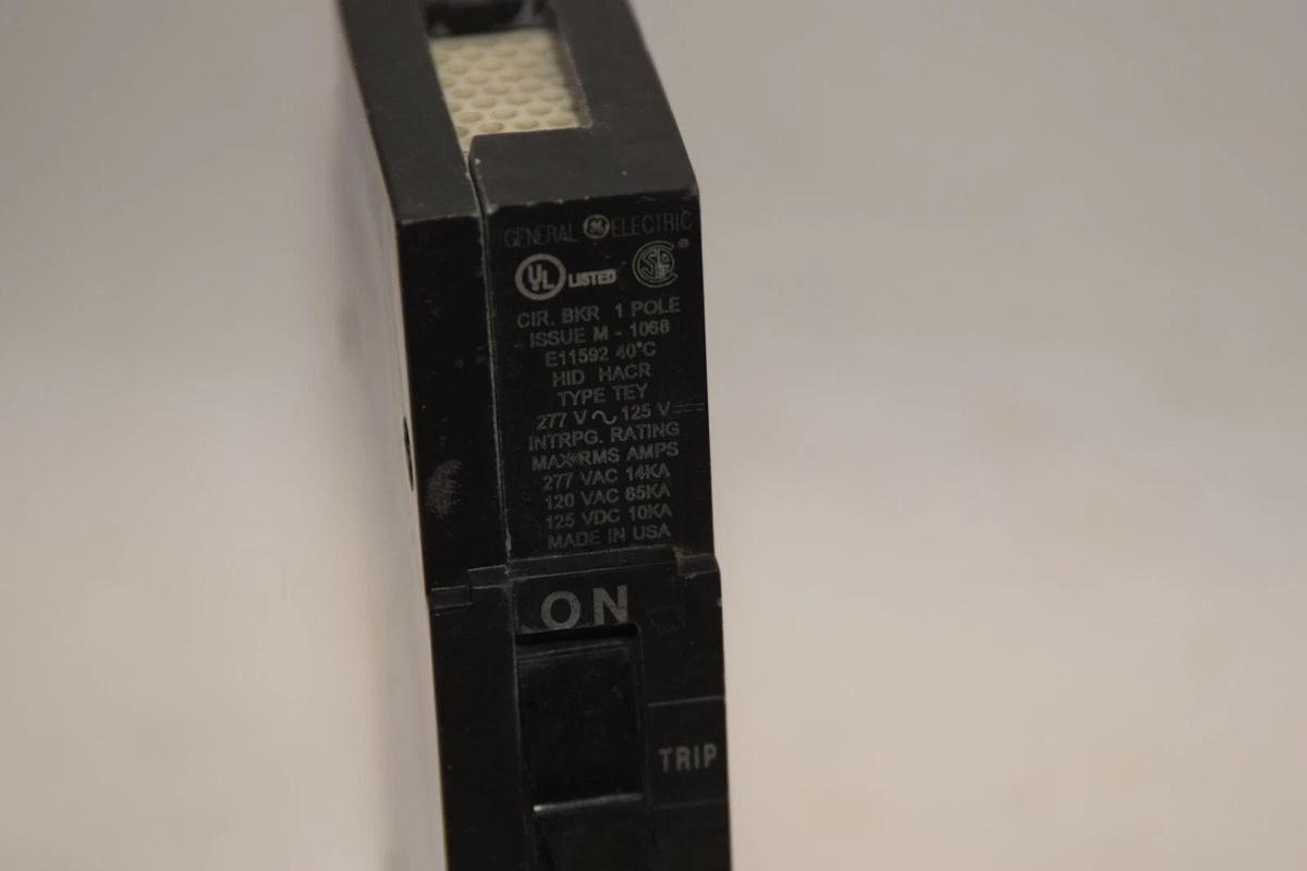 (NEW) GE GENERAL ELECTRIC E11592 Issue No M-1068 35A 35 Amp A 1P Circuit Breaker