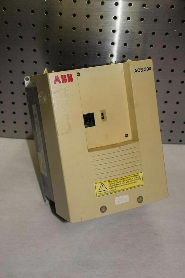 Used ABB ACS300 ACS311-2P7-3 ACS3112P73 380/480V 5A 4.1A INVERTER DRIVE