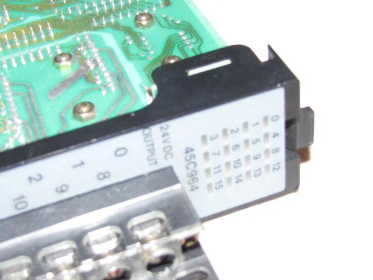 Used RELIANCE PLC AUTOMAX 24VDC OUTPUT MODULE 45C964
