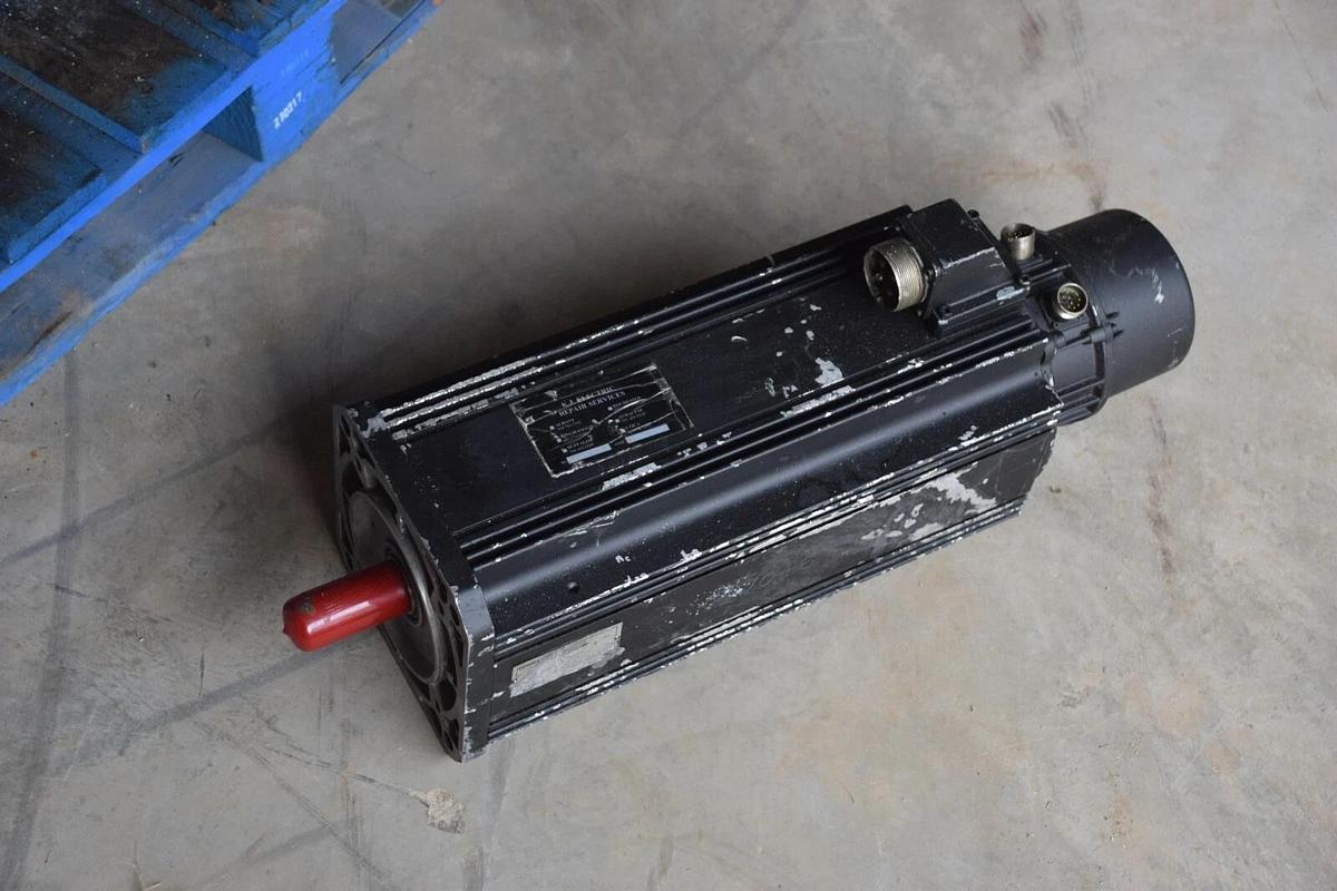 Used Indramat MAC112D-0-ED-1-B/130-A-0/J1250/S05 Brushless Servo Motor 3000 RPM 312A