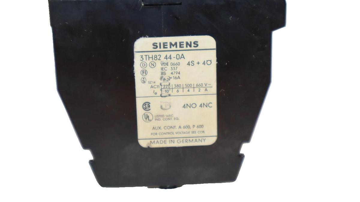 Used Siemens 3TH82 44-0A , 3TH8244-0A 220V 50/60Hz Contactor (Lot of 3)