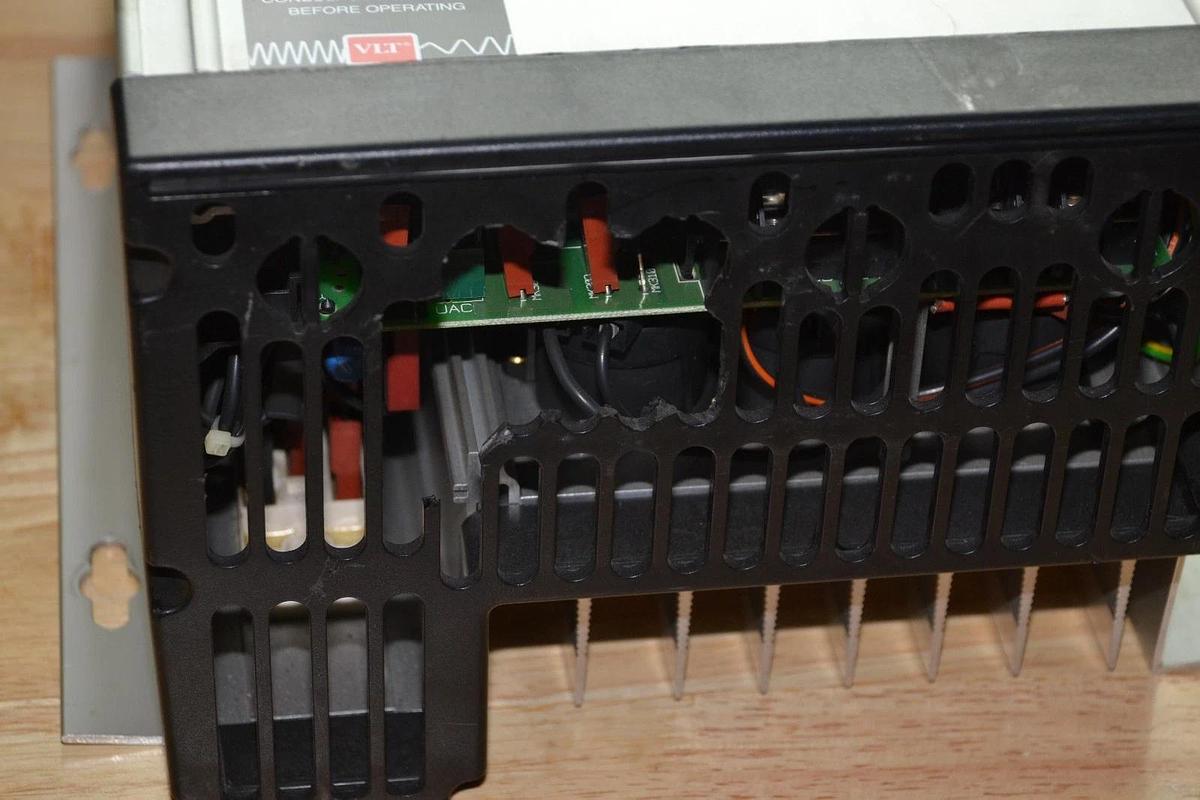 Used Danfoss Variable Speed Drive VLT Type 3003 175H1733 440-500v