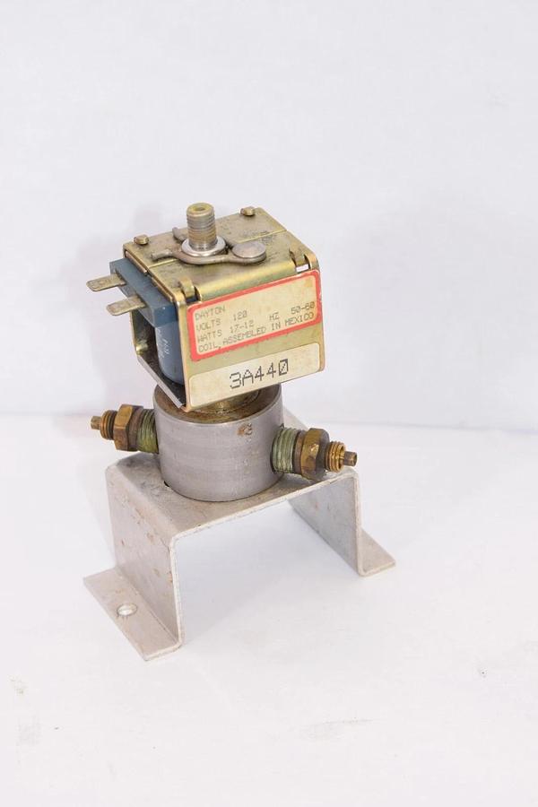 Used DAYTON 3A440 Operating Valve With W9440 BC/C 314CB X-13551-72 Coil 120V