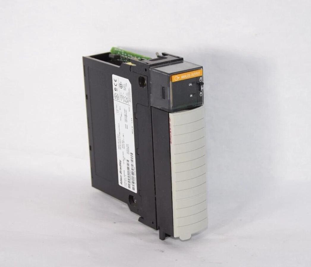 Used Allen Bradley 1756-0F4 A 1756-0F4/A Series A Rev J01 Analog Output Module