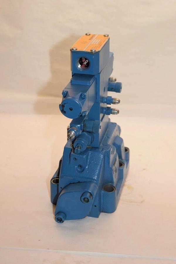 Used Rexroth Valve 4WEH22J60/6AW120-60N 9ETDAV 4WE6J51/AW120-60N9DAV Valve Stack