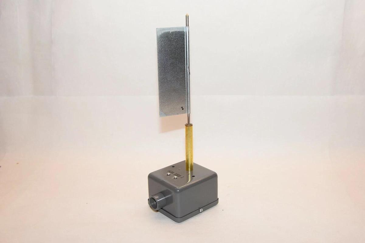 (NEW) HONEYWELL S43A 1003 1 S43A10031 120/240V 2 Wire Sail Switch