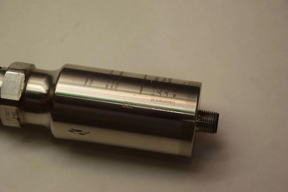 Used ENDRESS & HAUSER FTL50-7132/0 LEVEL SENSOR