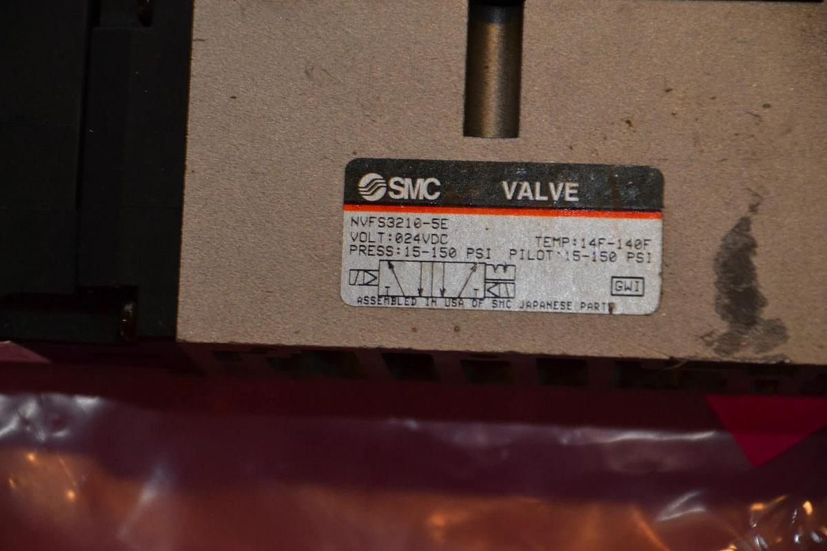 Used SMC VALVE NVFS3210-5E NVFS3210 5E NVFS32105E 24 VDC V 15-150 PSI