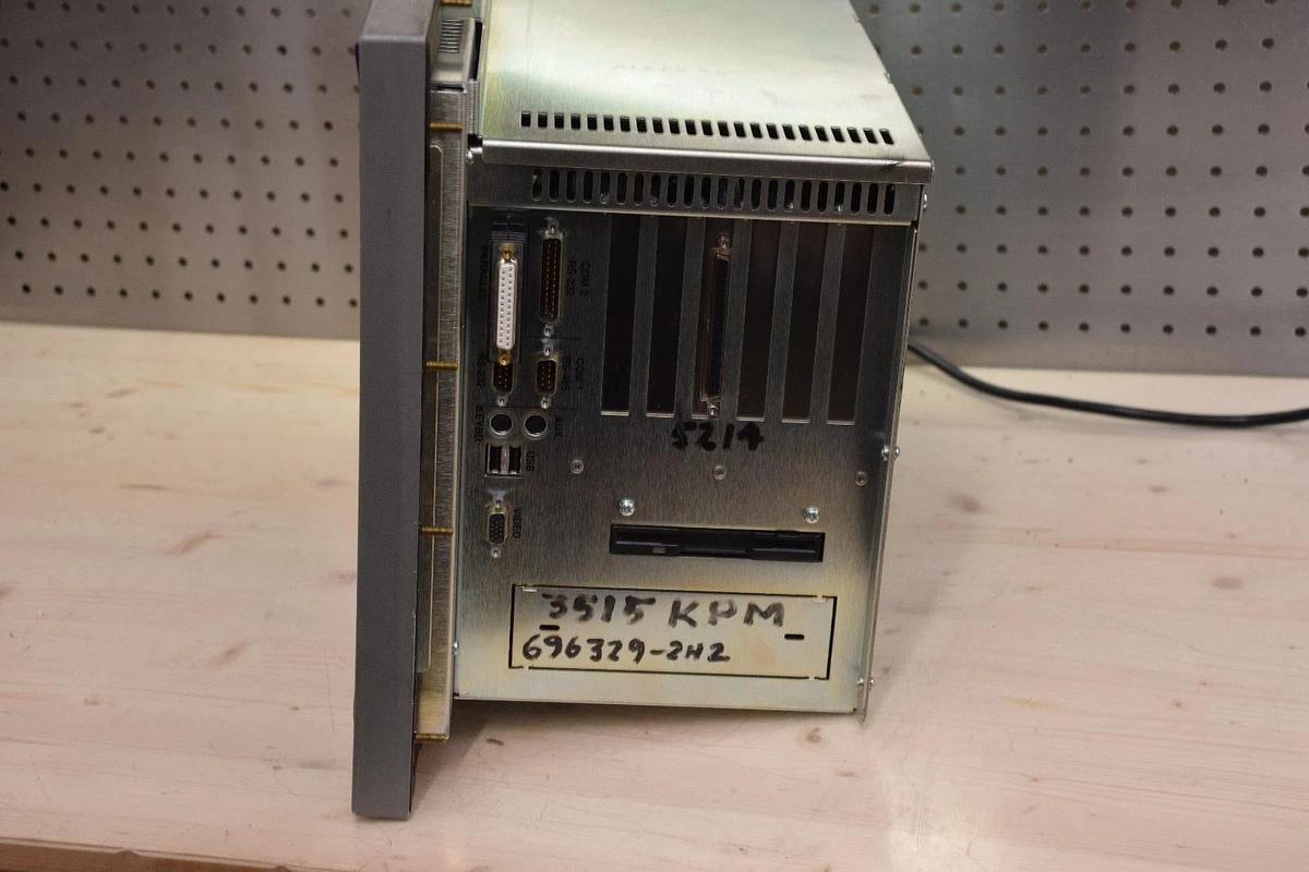 Used Xycom Automation 3515-KPM Operator Interface 3515-A2M214003100V