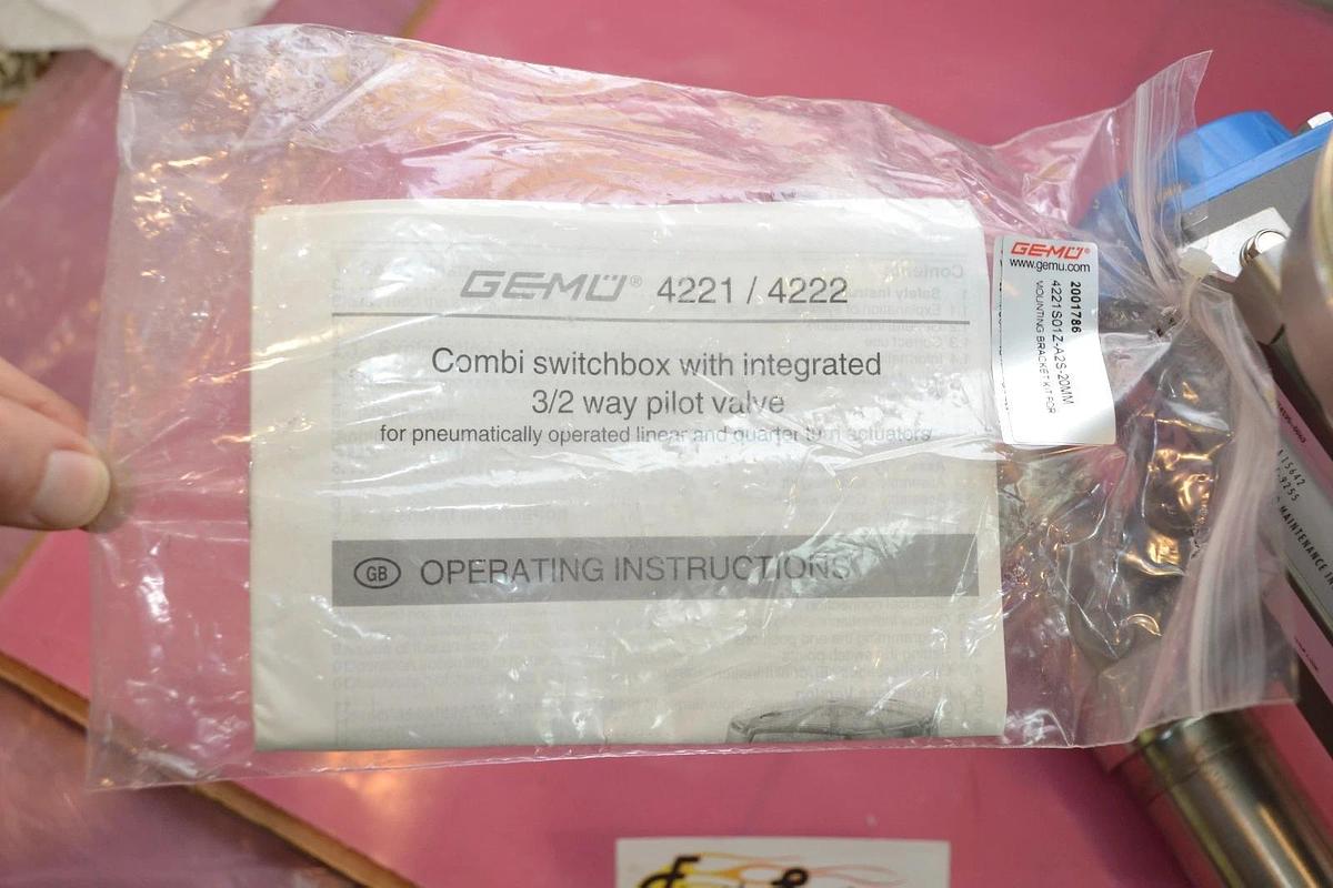 PBM Combi Switchbox with Integrated E90863 BPE-2007-SFV3 PAVBL453S--0063 NEW