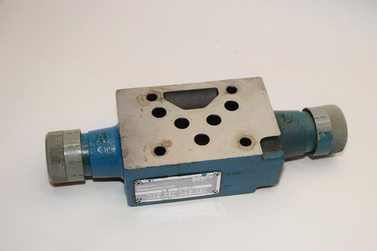Used Bosch Hydraulic Valve Choke Stack Valve regulator 0811320022  0 811 320 022