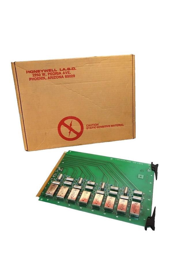 (NEW) HONEYWELL 4DP7APXIA811 Rev HW-D Circuit Board / Card