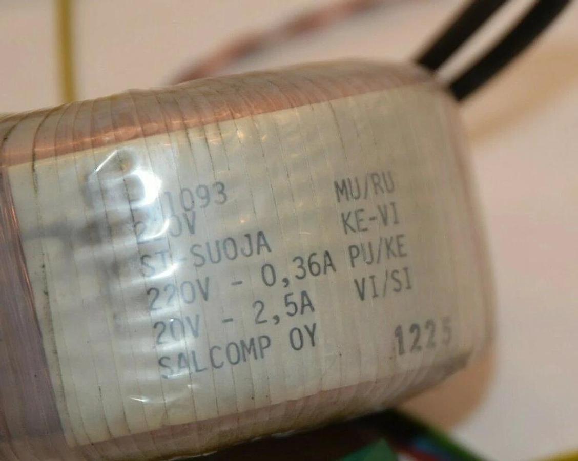 Used TRAFOMIC FM1093 ST-SUOJA 220V-0.36A 20V-2,5A Coil Transformer
