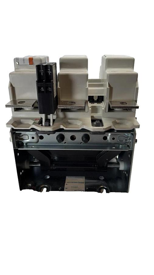 Cutler-Hammer CE15TN3 AC Magnetic Contactor Ser.B1 600V, 420 Amp 24V coil, 420A