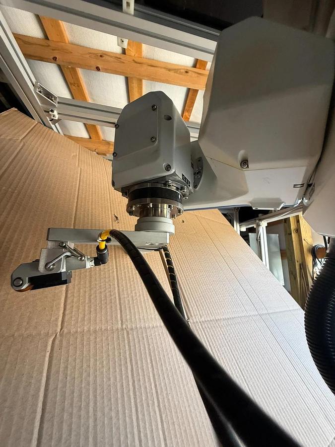 Used Toshiba Machine Co. System Six-Axis 6-Axis Robot TVL500 TVL 500 28kg