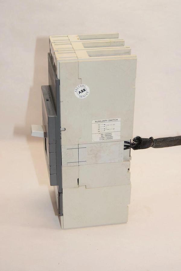 Used ABB 122160027-001 S4N250BESA1S8 3P 250A 250 Amp A Circuit Breaker