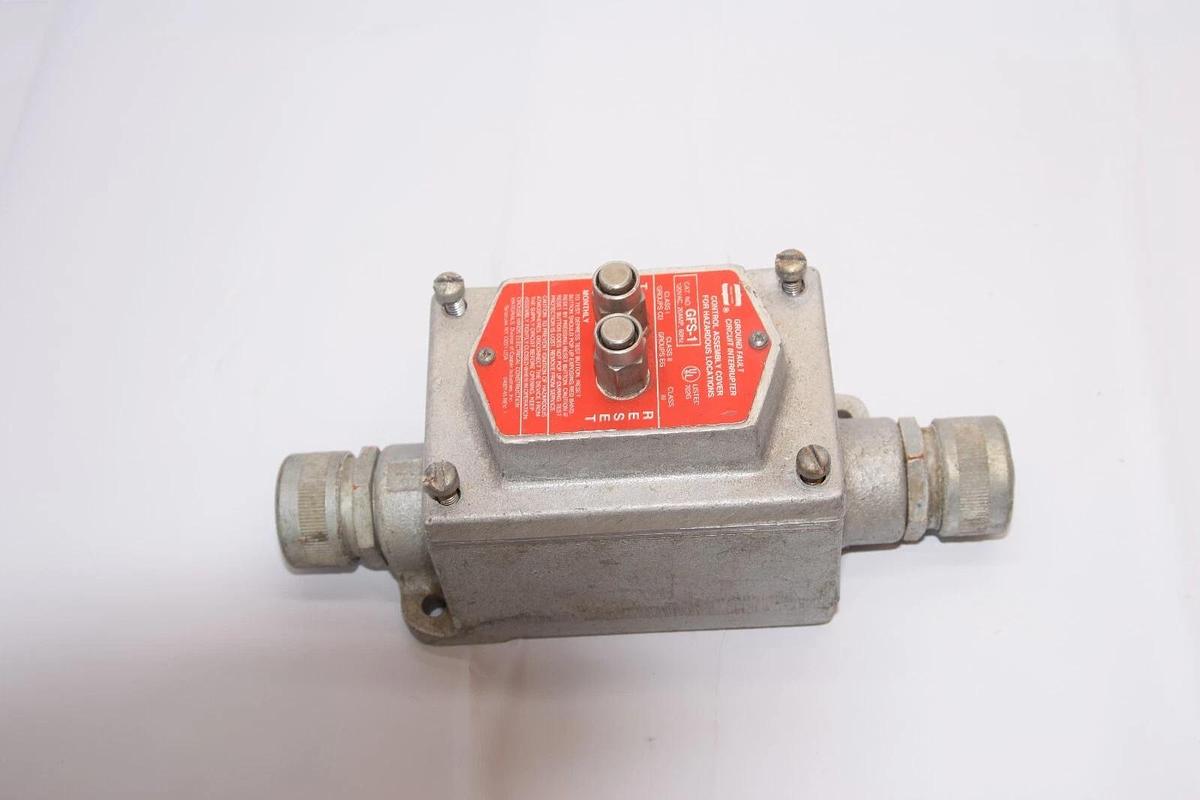Used CROUSE HINDS GFS-1 120Vac 20Amp 60Hz Circuit Interrupter For Hazardous Locations