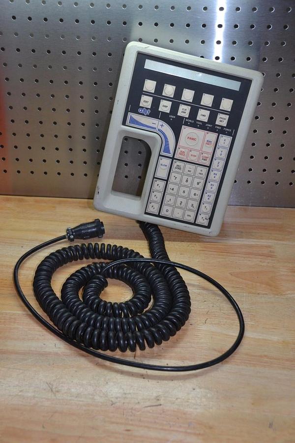 Used ADEPT MODEL 101 ROBOT TEACH MANUAL CONTROL III OPERATOR 3 PENDANT