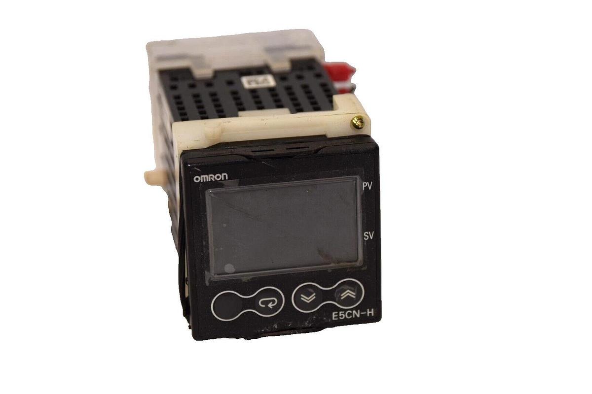 Used OMRON E5CN-HC2M-500 , E5CNHC2M500 Digital Temperature Controller