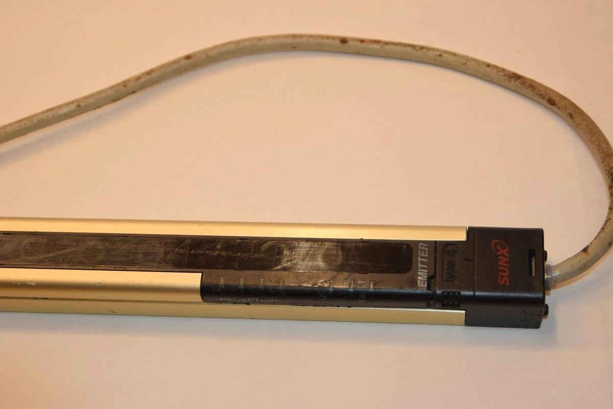 Used SUNX  SF4-AH48-T P Emitter Safety light curtain  Matsushita Electric PANSONIC