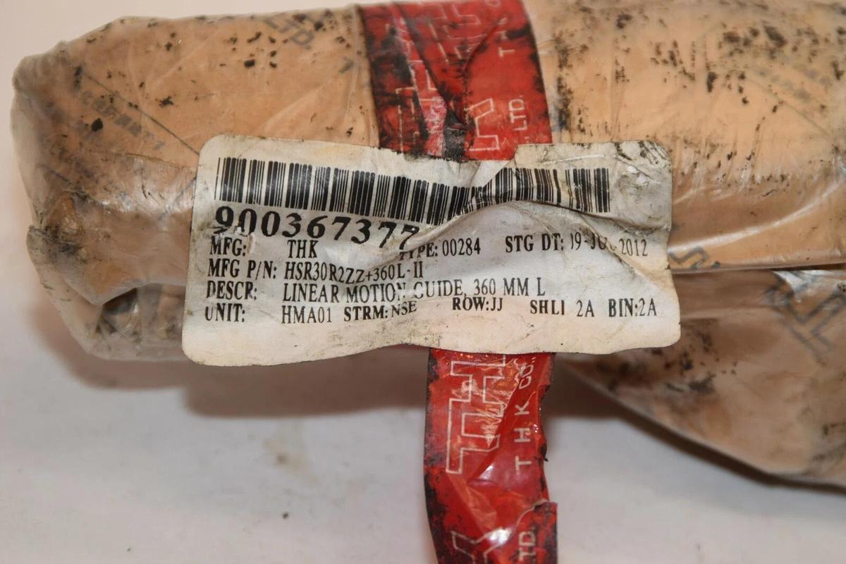 (NEW) THK HSR30R2ZZ+360L-II 360mm Length 30mm Bar Width Linear Guide