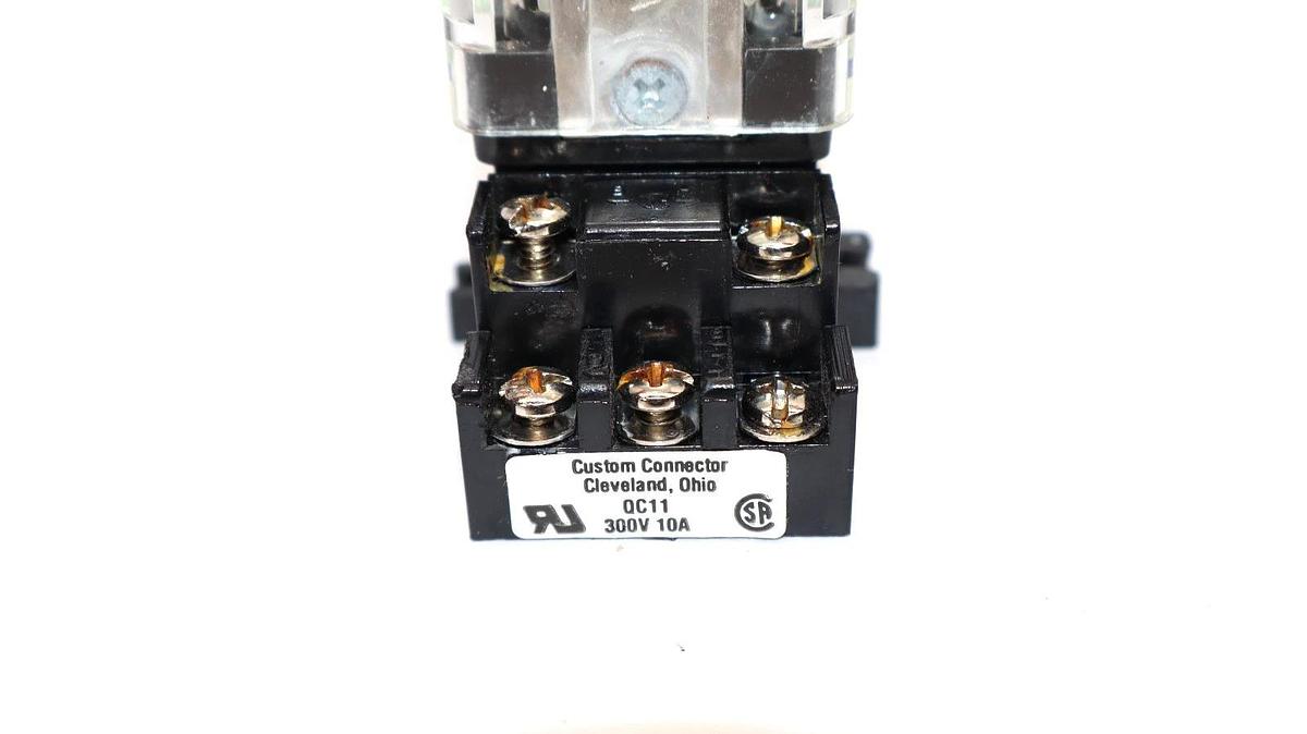 Used POTTER & BRUMFIELD KUP-14A15-120 , KUP14A15120 120V Relay W/ QC11 300V 10A Base