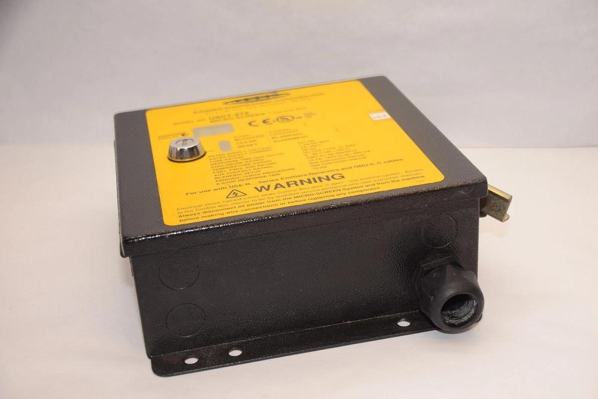 Used BANNER USCT-2T2 Micro-Screen Control Box *No Key*