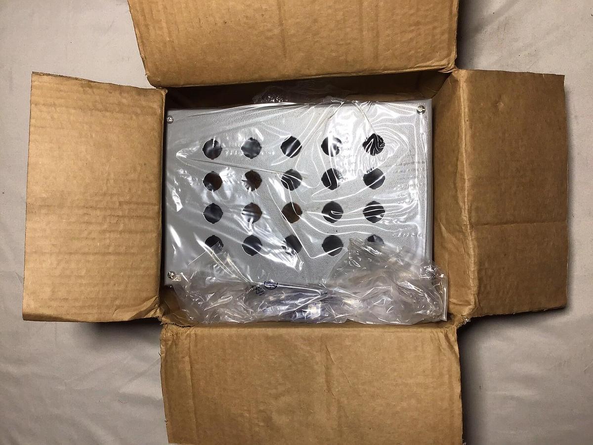 (NEW) WIEGMANN, Wpba4, 4 Hole angled operator push button Electrical Enclosure