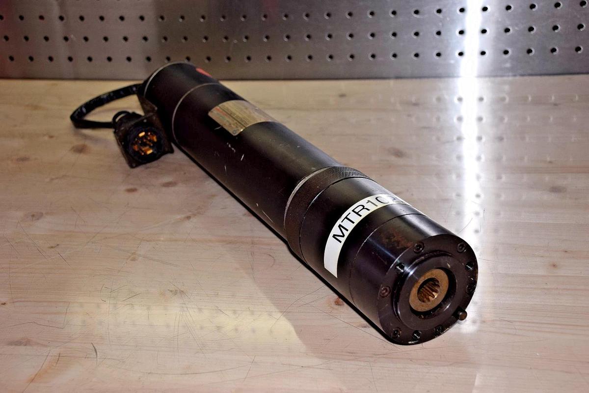 Used PACIFIC SCIENTIFIC R37SMNA-R2-NS-NV-02 8.7A 1.9 Ohms BRUSHLESS SERVO MOTOR