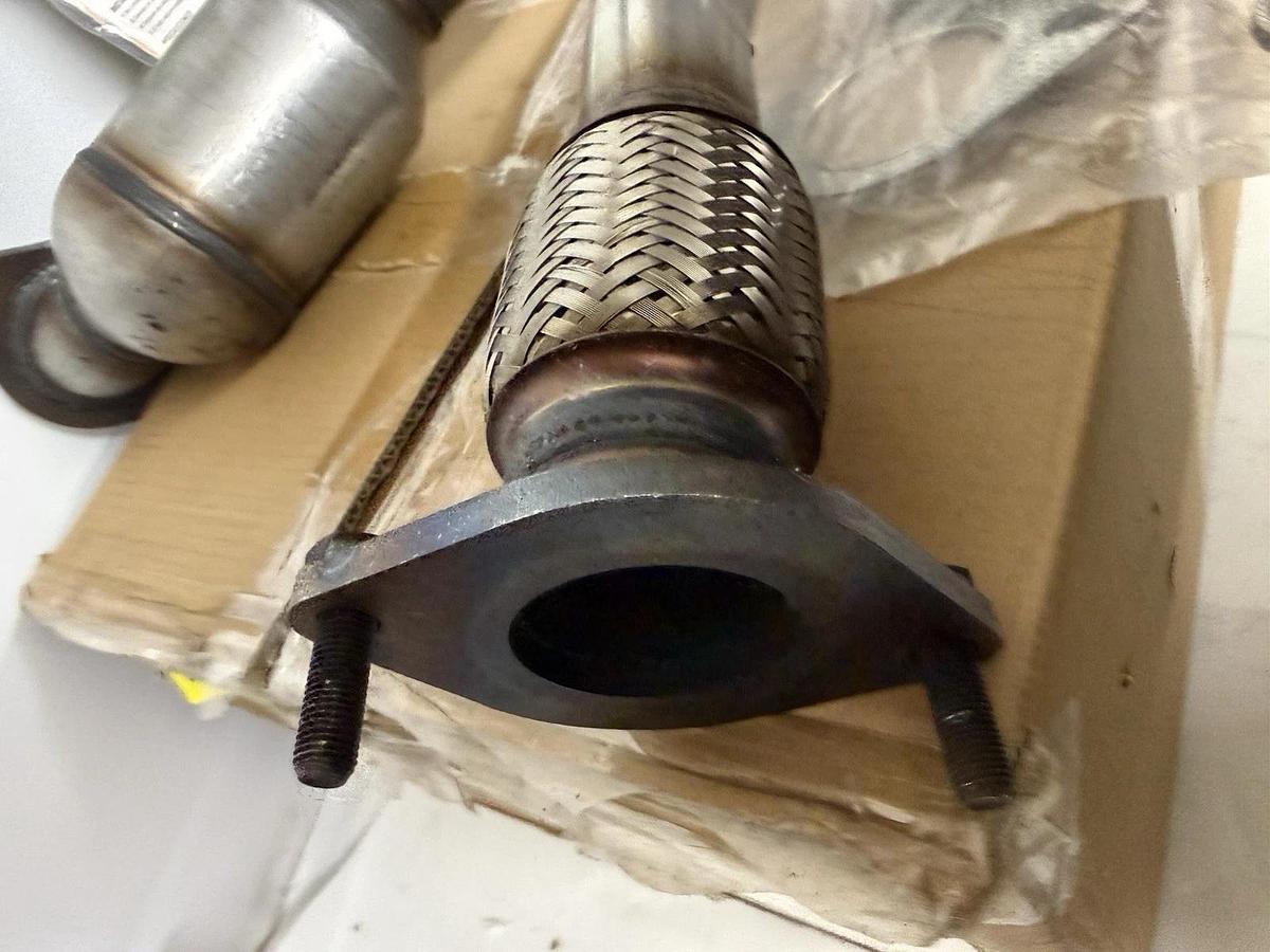 Used ABYSMAUTO Catalytic Converter for 2000-2007 Ford Taurus/Sable Mercury 3.0L *READ