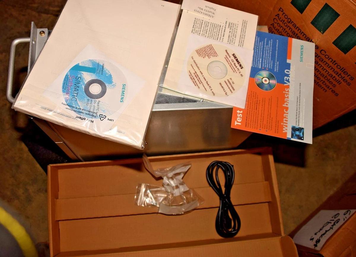 Siemens Simatic Rack PC IL40 6AG4010-0CA00-0CA0 100-127v/200-240v 6a/3.5a NEW