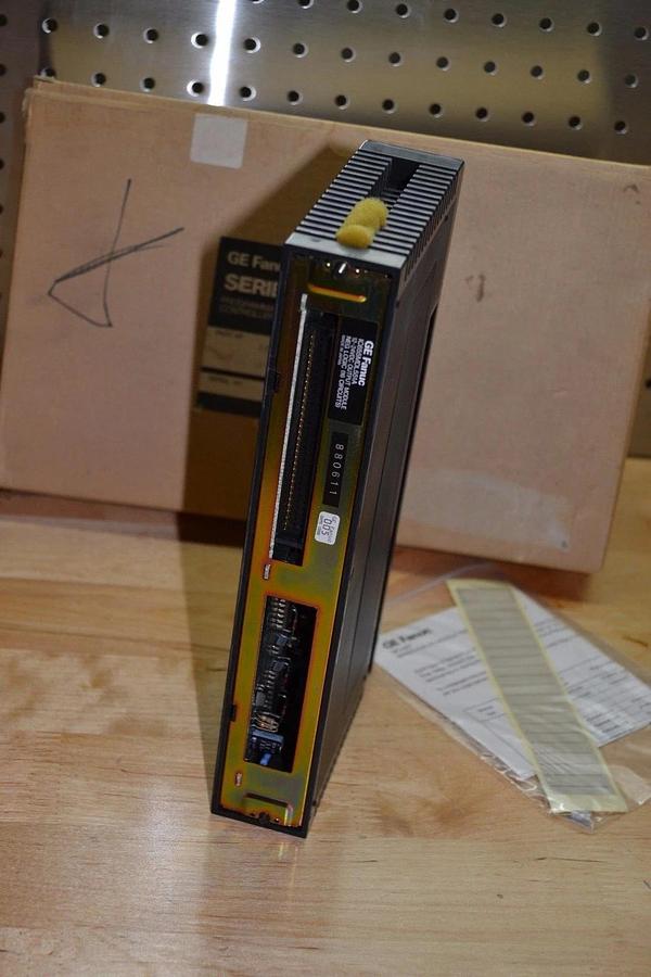 (New) GE Fanuc SeriesFIVE PLC IC655MDL551A 24vdc Output Module 16 circuits