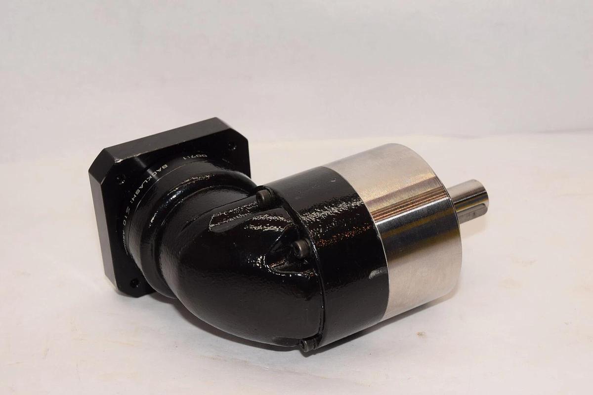 Used APEX DYNAMIC AER070 7:1 Ratio RIGHT ANGLE Planetary Gearbox