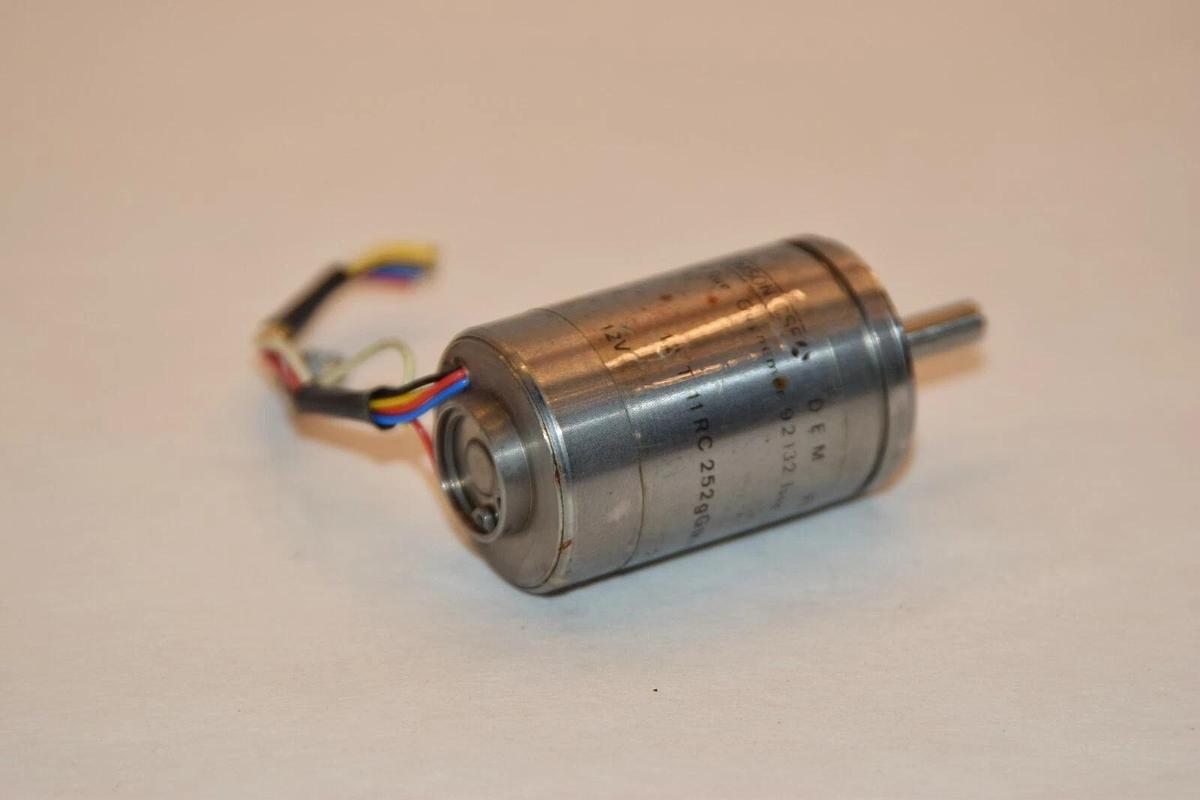 Used THOMSON-CSF 12T 11RC 252gG1K/97 12T11RC252gG1K/97 12V 2500Hz RESOLVER