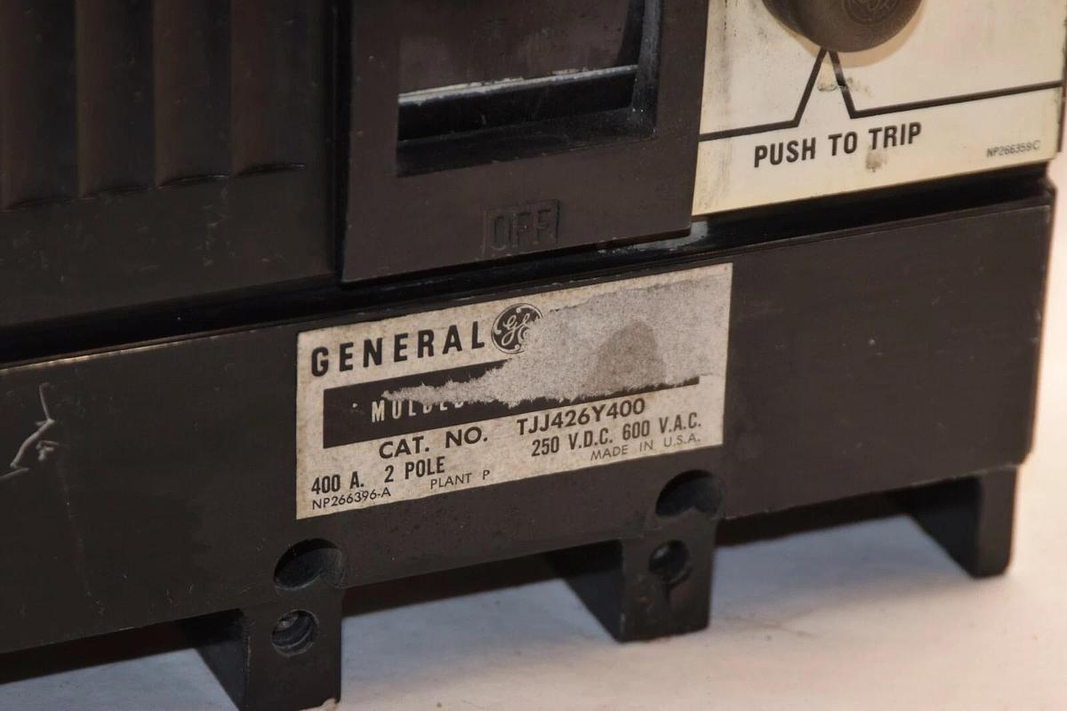 Used GENERAL ELECTRIC TJJ426Y400 250Vdc 400A 600Vac 2 Pole Circuit Breaker
