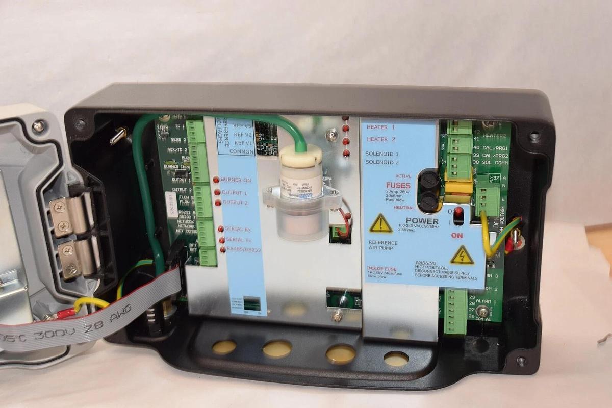 Used Novatech Controls Oxygen Transmitter 1732 100-240V