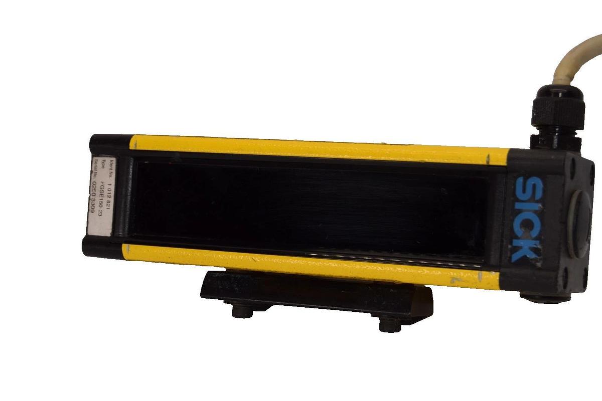 Used SICK  Receiver Light Curtain FGSE150-23 24V 30mm 30-FGS FGSE15023
