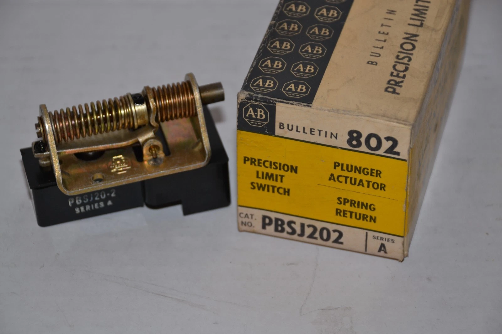 ALLEN BRADLEY Precision Limit Switch Plunger Acuator Spring Return PBSJ202 A NEW