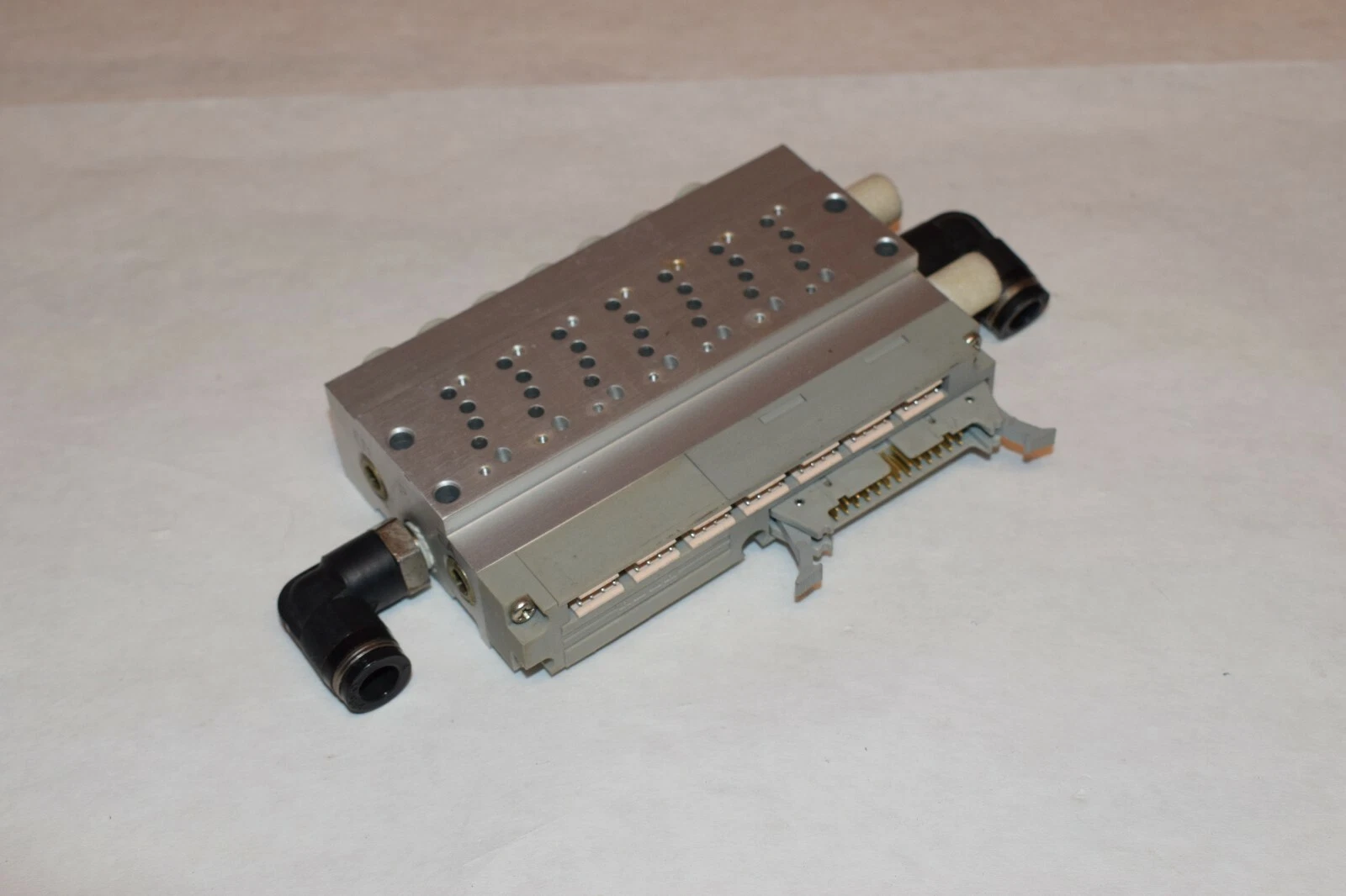 NEW SMC 41P SYJ 41PSYJ 7-STATION MANIFOLD 24V 26pin CONNECTOR