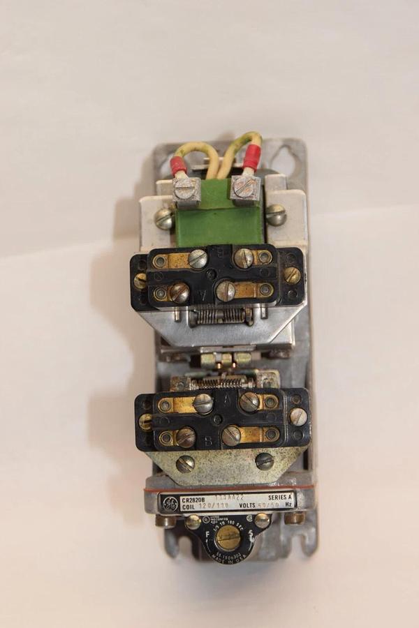 Used GE GENERAL ELECTRIC CR2820B 111AA22 Series A 120/110V Time Delay Relay