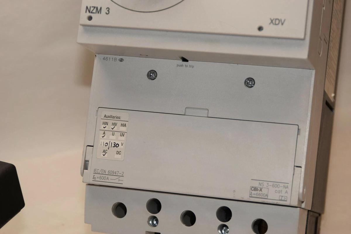 Used Eaton Moeller NS3-600-NA Molded Case Disconnect Switch 600A 600V NZM2/3-XAHIV