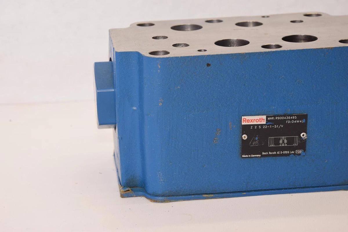 REXROTH R900436495 , Z 2 S 22-1-51/V Hydraulic Check Valve (NOS)