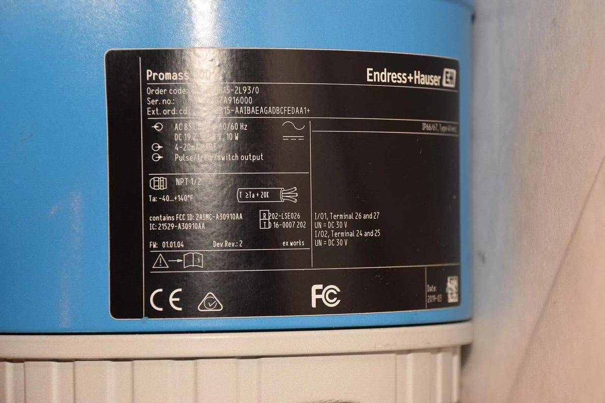Used ENDRESS + HAUSER 8P3B15-2L93/0 , 1/2" DN15 Promass P 300 Flowmeter