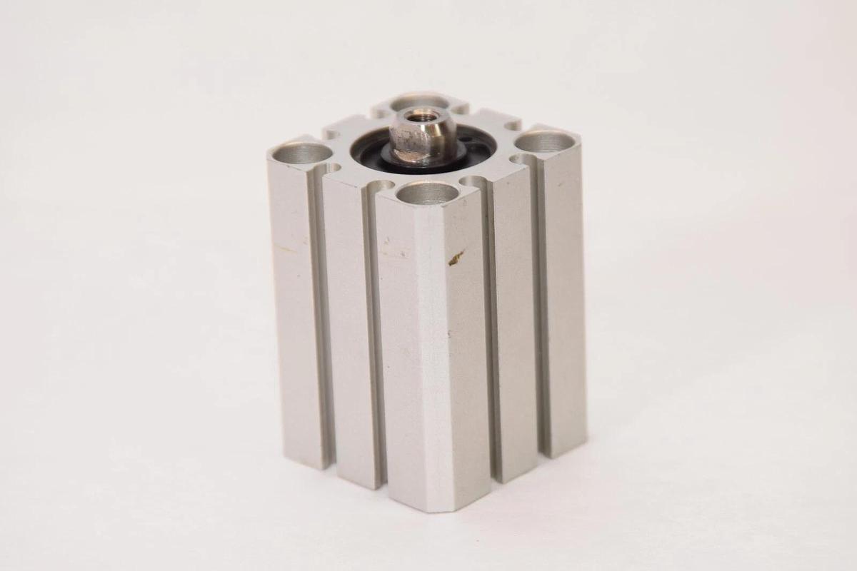 Used SMC CDQSB20-20DC 1.0MPa Cylinder