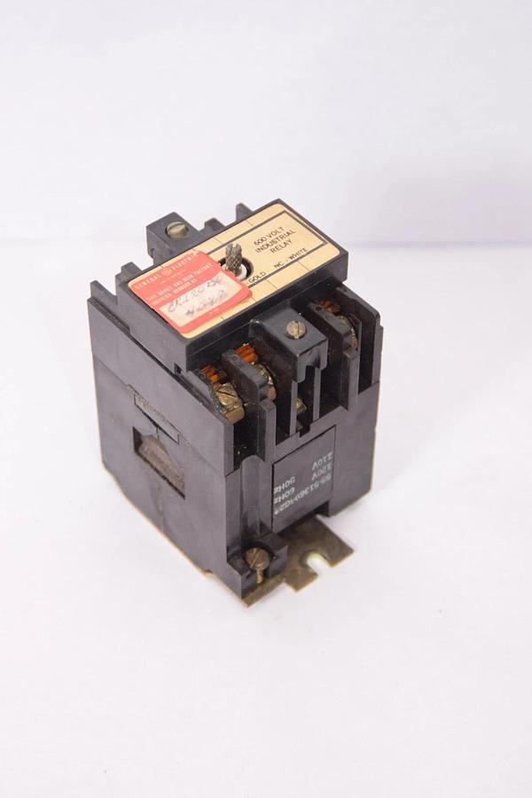 Used GE GENERAL ELECTRIC CR120B04022 600V Industrial Relay 55-513696G22 , 120V Coil