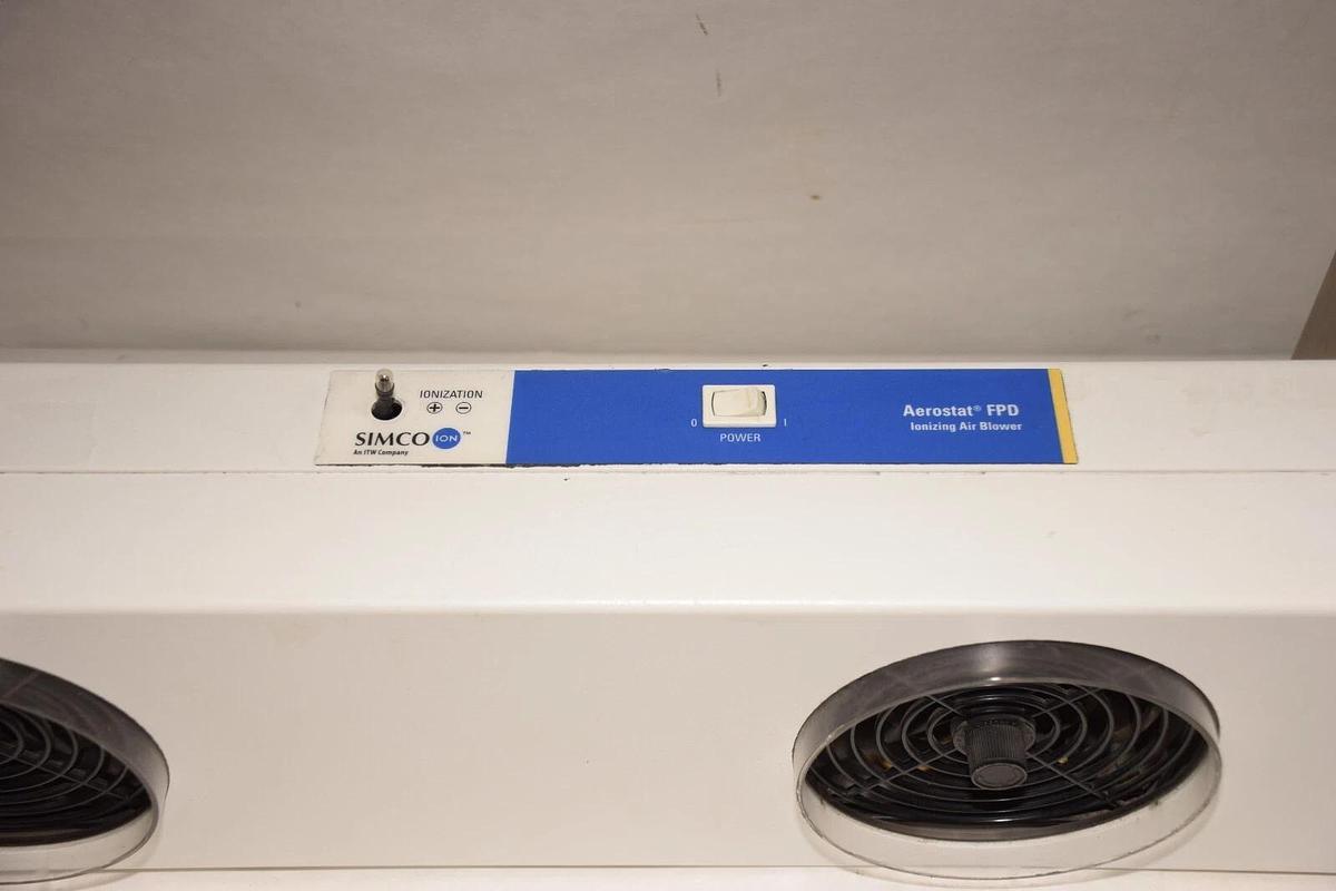 Used SIMCO ION 4011007 120/220v Aerostat FPD 3-Fan Ionizing Air Blower *READ*